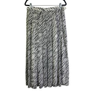 WHO WHAT WEAR Skirt 12 Zebra Print Pleated‎ Side Button Hidden Zipper Midi Lined